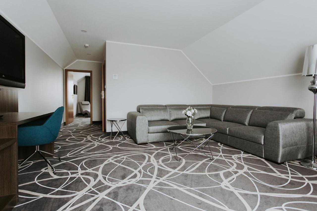 Hotel Nad Netta Аугустов Екстериор снимка